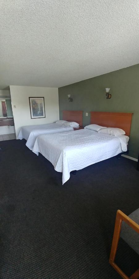 פוקטלו Thunderbird Motel מראה חיצוני תמונה