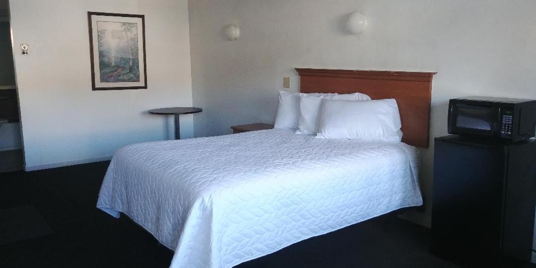 פוקטלו Thunderbird Motel מראה חיצוני תמונה