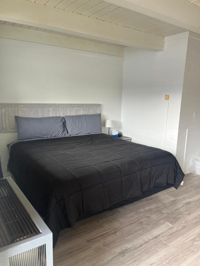 פוקטלו Thunderbird Motel מראה חיצוני תמונה