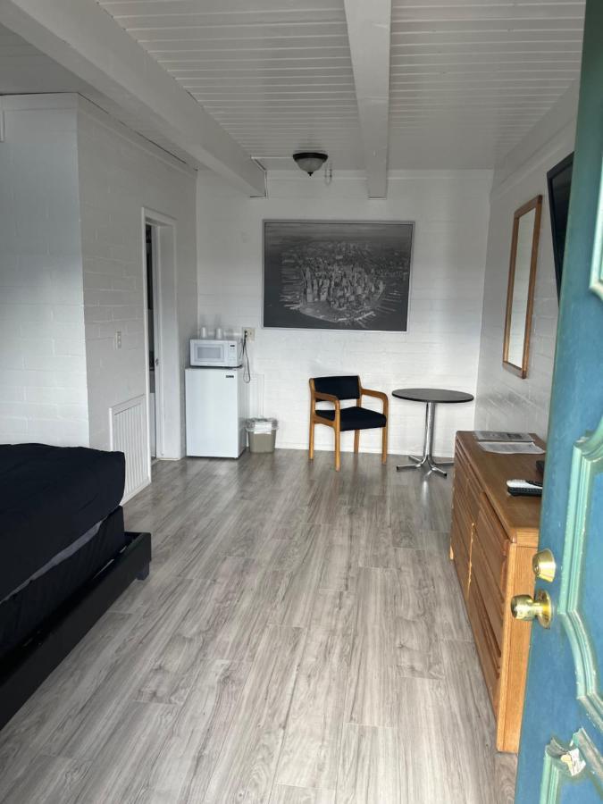 פוקטלו Thunderbird Motel מראה חיצוני תמונה